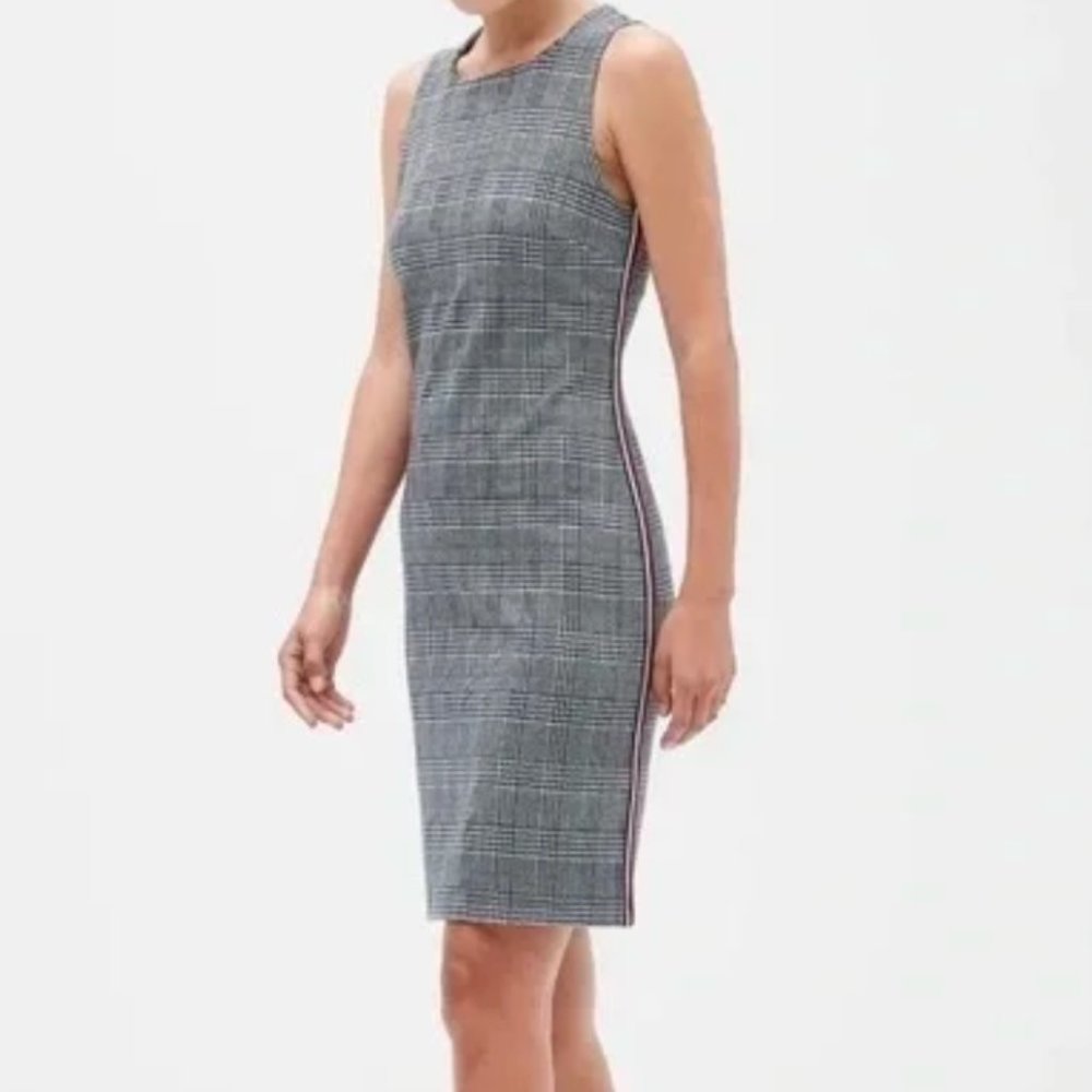 EUC Banana Republic Houndstooth Plaid Sleeveless Sheath Dress Size 10P